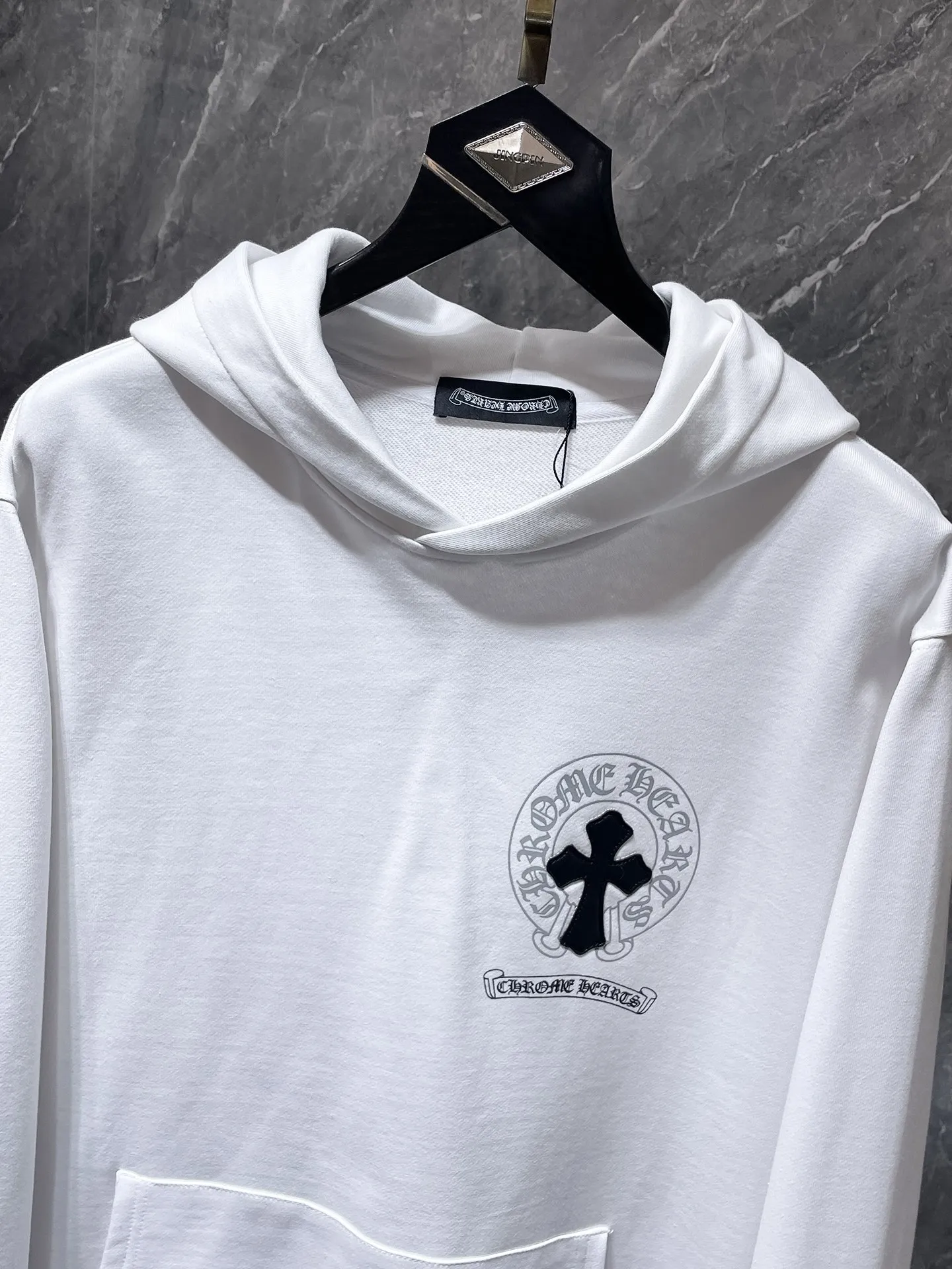 P250 Chrome Hearts Autumn and Winter 2025 Counter Synchronization Chrome Colorful Cross Piece Leather Sanskrit Horseshoe Hooded Sweatshirt Improved Customized Version 1:1 High Weight High Quality Fabric Recommended Color: White Black Size: S, M, L, XL